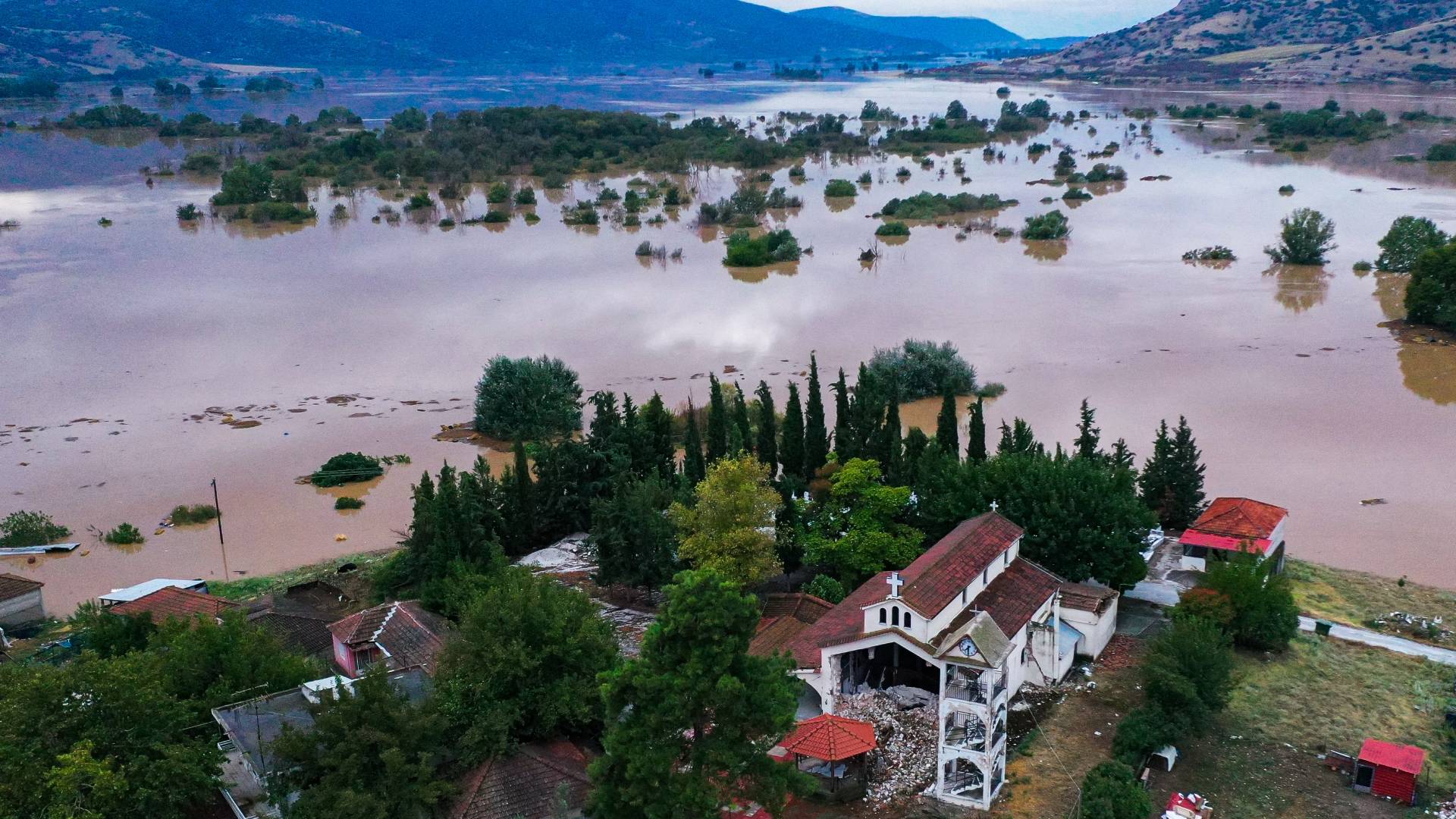 Παραμένει ανοχύρωτος ο Θεσσαλικός κάμπος σε πλημμύρες και ξηρασία